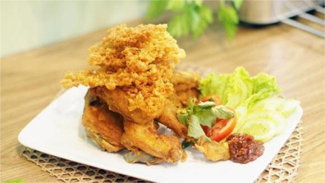 Dijamin Halal, Ini Resep Ayam Kremes Gurih Ala Chef Rudy Choirudin