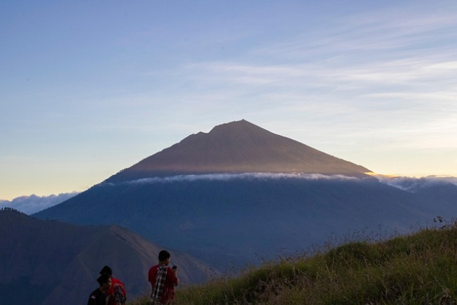 Aturan Baru Gunung Rinjani: Pendakian ke Danau Segara Anak Ditutup Sementara, Ini Alasannya