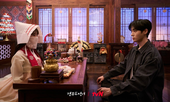 Head Over Heels Raih Rating Tinggi, Ini Jadwal Tayang Mingguannya