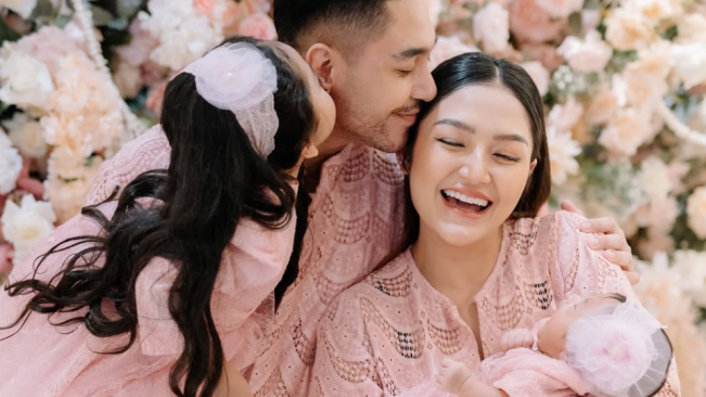 Siti Badriah dan Krisjiana Gelar Aqiqah Anak Kedua, Momen Haru Sang Kakak Jadi Sorotan